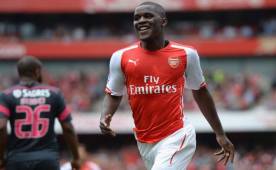 Joel Campbell celebra un gol con el Arsenal durante la temporada 2015-16.