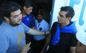 Diego Vázquez se llevó gran sorpresa al decirle: 'Usted no puede ingresar'.