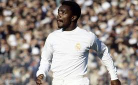 Laurie Cunningham hizo que el Camp Nou se levantara para aplaudirle. Leé la triste historia que lo acompañó.