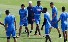 Jorge Luis Pinto pulió a todo vapor el posible 11 de Honduras.