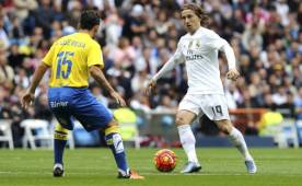 Modric tuvo que dejar el campo al inicio de la segunda parte del juego ante Las Palmas y en su lugar entró Lucas Vázquez. Foto EFE