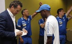 Valdano impartió una charla sobre valores a los jugadores de la Selección de Honduras. Foto Neptalí Romero | Enviado Especial
