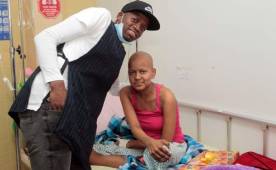 Boniek García cumplió el Reto de Jenny y le llevó alegría y sonrisas a niños con cáncer. Foto Juan Salgado