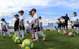 En las instalaciones de la Internacional School de Tegucigalpa se dio inicio el Clinic dirigido por técnicos de la Fundación de experiencia en la cantera del Real Madrid. Fotos Ronald Aceituno
