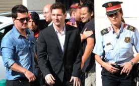 Lionel Messi se tendrá que sentar en el banquillo de acusados y responder por los delitos que se le acusa a su padre. Foto AFP