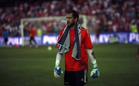 Diego López ahora defiende la portería del AC Milan de Italia.