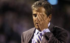 Jorge Luis Pinto apenas ha ganado dos partidos con la Selección de Honduras y su rendimiento es apenas del 27%. Foto DIEZ