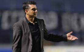 Afición de Real Sociedad no olvida y silbó al técnico del Motagua Diego Vázquez a su ingreso al estadio Francisco Martínez. Foto DIEZ