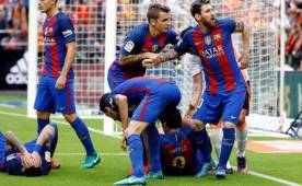 La botella lanzada por los aficionados provocó una polémica en el juego Valencia-Barcelona.