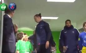 París Saint Germain y Saint Ettiene se enfrentaron por la Liga de Francia .