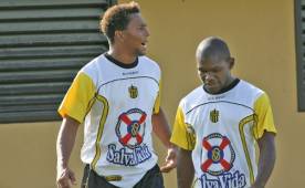 Carlos Pavón y Tyson Núñez compartiendo equipo en el año 2007.