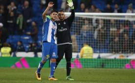 Oscar Duarte y Keylor Navas se saludan tras un juego entre el Espanyol y el Real Madrid. (Nacion)