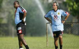 Gilberto Yearwood estuvo a punto de descender a Real España en el Apertura 99-2000.