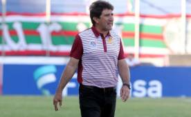 Héctor Vargas expresó que Carlo Costly y Alex López deben ganar ritmo de juego y en el caso de este último comprender las indicaciones. Foto Ronald Aceituno