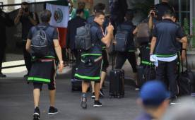 La Selección de México arribó a San Pedro Sula este lunes al mediodía y tuvieron una calurosa bienvenida en el hotel. Foto Melvin Cubas