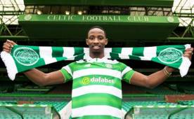 Moussa Dembelé fue presentado por el Celtic sin mucho ruido, llegó del Fulham de Inglaterra.