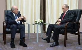 Joseph Blatter se reunió contra el Presidente de Rusia Vladimir Putin. (AFP)