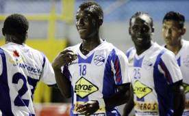 Darixon Vuelto confirmó que pudo haber sido compañero de Anthony Lozano en Tenerife, pero se quedará seis meses más en Victoria. Foto DIEZ