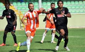 Carlo Costly entró al minuto 90+3 y jugó apenas dos minutos en el triunfo del Ganziantepspor. Foto Twitter