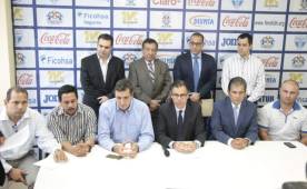 Miembros del Comité de la Fenafuth durante la conferencia de prensa. Foto Juan Salgado.