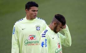 Dunga le quitó la capitanía a Thiago Silva y se la dio a Neymar. (Foto: EFE)