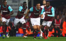 El conjunto entrenado por el croata Slaven Bilic acompañará la próxima campaña en Europa a Manchester United y Southampton. Foto AFP