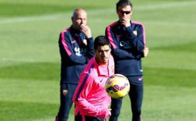 Luis Suárez está a una tarjeta amarilla para recibir una inhabilitación, el lío es no perderse el clásico del 2 de abril.