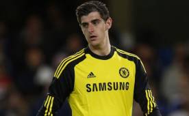 Thibaut Courtois no tuvo consecuencia de gravedad por su choque con Alexis Sánchez.