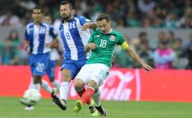 El volante de México atizó contra la Selección de Honduras por el planteamiento que hizo en el estadio Azteca. Foto Ronald Aceituno