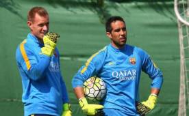 Ter Stegen y Claudio Bravo son pretendidos por varios clubes en Inglaterra.