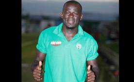 José Hurtado tiene más de un años de militar en el Yoro FC. Una hondureña lo conquistó. Foto Neptalí Romero.