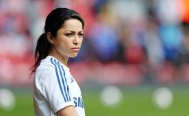 Eva Carneiro está apartada del primer equipo del Chelsea. Su exnovio no dudó en brindar detalles de su vida.