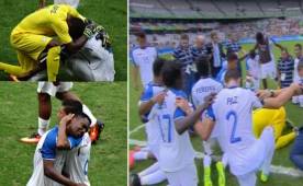 Los muchachos hondureños de la Sub23 se despidieron orando en medio del campo.