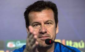 Dunga, pidió hoy a los hinchas paciencia con el equipo ante el mal comienzo en las eliminatorias del Mundial de Rusia 2018. Foto AFP