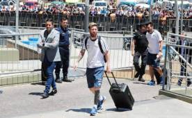 Messi a su llegada al hotel de concentración de Argentina en su país. Foto tomada del diario Olé.com.ar