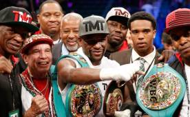 Floyd Mayweather no dio una gran pelea el pasado sábado contra Berto, pero aún así se llevó el triunfo.