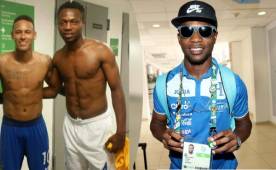 El defensor hondureño Kevin Álvarez se también se tomó fotos con Neymar, pero lo hizo en el camerino. Confirma que perdió dinero y otras pertenencias en Río.