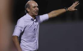 Miguel Falero explicó el cambio tempranero de Román Valencia ante el Vida. Foto Delmer Martínez