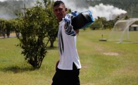 Carlo Costly sufrió una contractura muscular en el juego ante el Police United en Liga de Campeones Concacaf y Olimpia ha decidido no arriesgarlo en Tocoa. Foto Juan Salgado