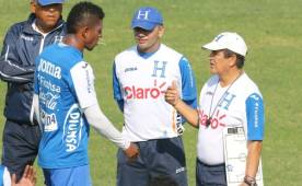 Jorge Luis Pinto explicó que por el difícil momento que se vive en eliminatorias decidió contar con Carlo Costly en el microciclo. Foto Juan Salgado