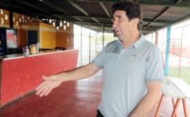 Héctor Vargas le explicó a Diez todo el procedimiento legal que llevará para demostrar que no es racista. Fotos Ronal Aceituno.