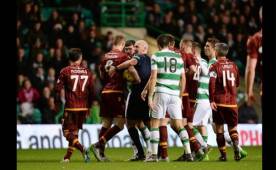Momentos del duelo que disputaron Celtic y Motherwell este sábado. Foto cortesía dailyrecord.co.uk