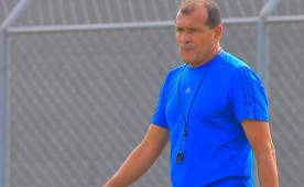 Wilmer Cruz mantiene la base de su equipo en el Honduras, solamente salió Carlos Sánchez.