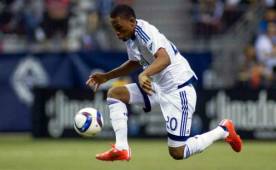 HOUSTON, TEXAS - JULY 13: Deybi Flores #20 of Honduras brings the ball up the field against Grenada during a Group D CONCACAF match at BBVA Stadium on July 13, 2021 in Houston, Texas. Bob Levey/Getty Images/AFP (Photo by Bob Levey / GETTY IMAGES NORTH AMERICA / Getty Images via AFP)