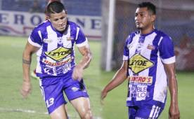 Joaquín Mogollón y Manuel Munguía, los dos jugadores fueron separados del Victoria.