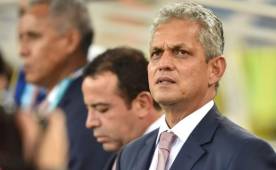 El técnico Reinaldo Rueda se encuentra entre los candidatos de los rayados por si deciden destituir a Barra. Foto AFP