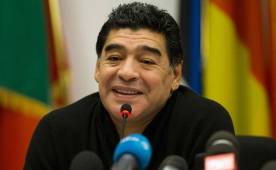 Maradona sorprendió a todos al asegurar que su preferido para el Balón de Oro no es Messi ni Cristiano, sino Manuel Neuer. Foto AFP