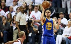 Curry busca su segundo título consecutivo con los Warriors en la NBA.