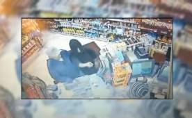 Este asaltante le llegó la sorpresa de su vida durante una de sus fechorías.