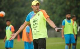 El técnico del Real España Miguel Falero dice que ha estudiado bien el juego que practica el Motagua que dirige Diego Vázquez. Foto Neptalí Romero